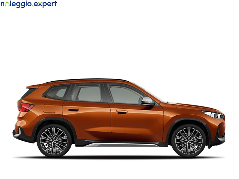 BMW Medium Premium Mid-Term X1 su noleggio.expert