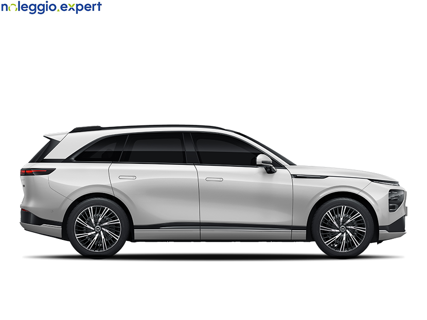 XPENG G9 Standard Range su noleggio.expert